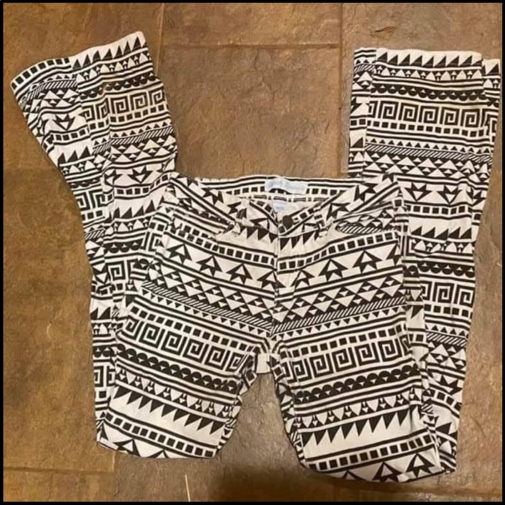 Ranch Dressn Aztec Jeans size 7 (women’s)